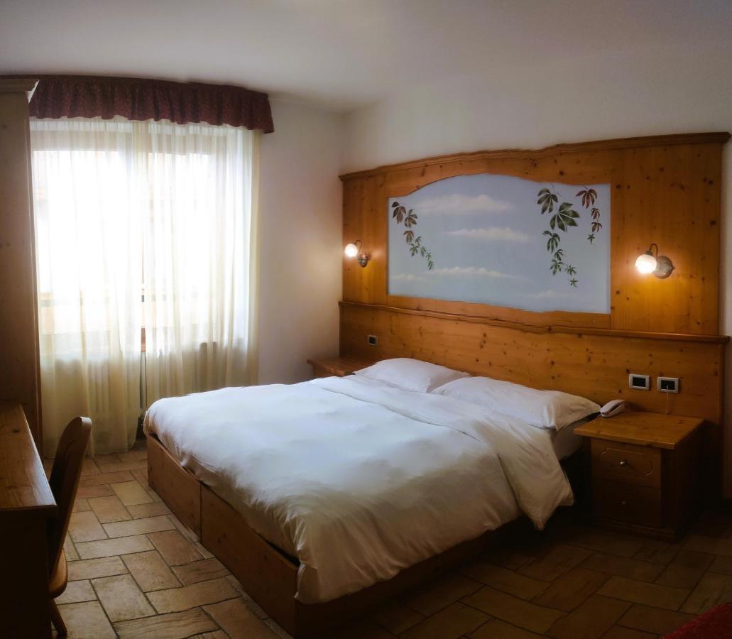 Hotel Ariston ***S Мадонна-ди-Кампильо Экстерьер фото