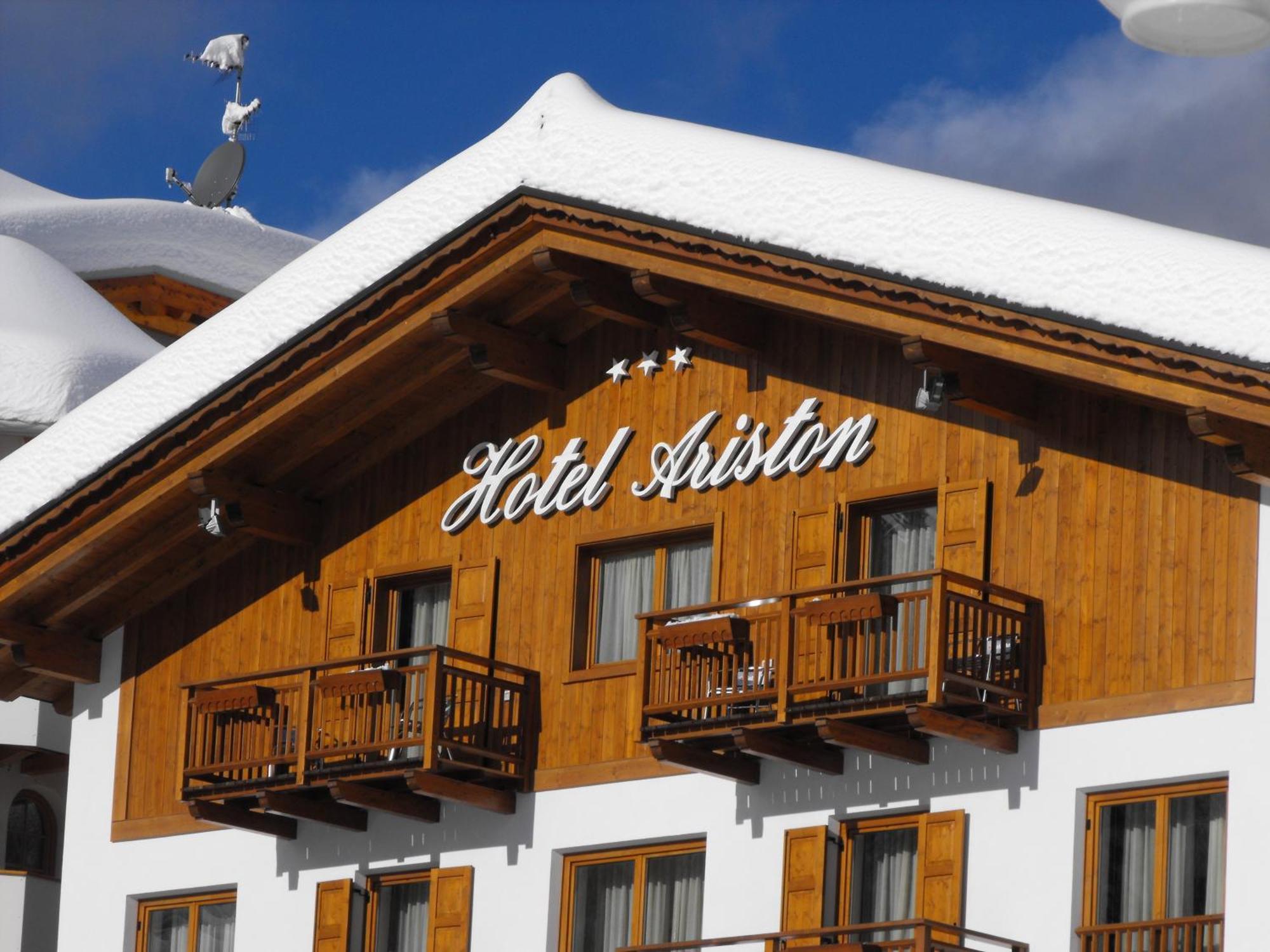 Hotel Ariston ***S Мадонна-ди-Кампильо Экстерьер фото