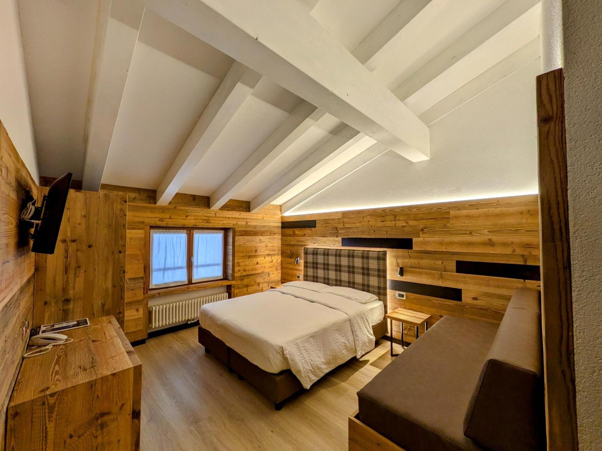 Hotel Ariston ***S Мадонна-ди-Кампильо Экстерьер фото