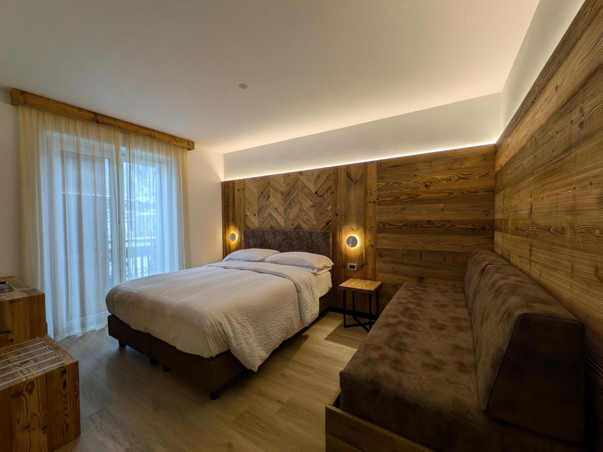 Hotel Ariston ***S Мадонна-ди-Кампильо Экстерьер фото