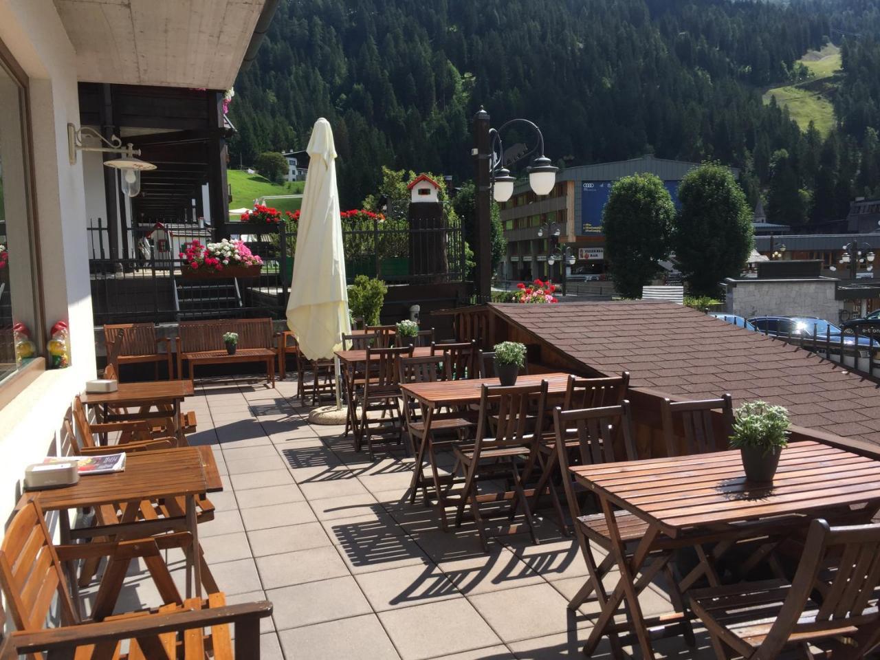 Hotel Ariston ***S Мадонна-ди-Кампильо Экстерьер фото